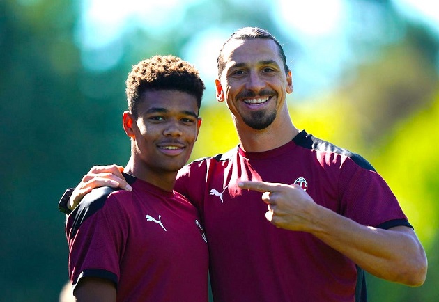'Hợp đồng với Arsenal đã sẵn sàng nhưng cuối cùng tôi quyết định từ chối'