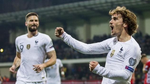 Griezmann nhận 'lệnh hỏa tốc' từ Deschamps
