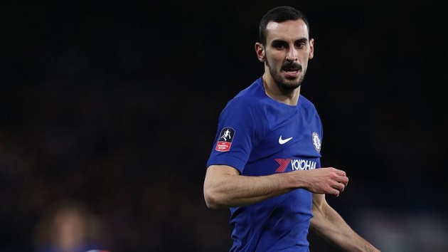 Hàng thủ chật chội, Chelsea đẩy 'người thừa' đến Ý