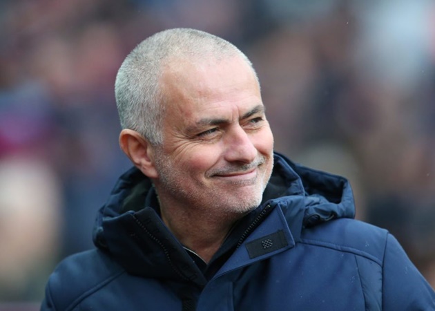 Ảnh bài viết Sau De Beek, Mourinho lại muốn "cướp người" của Man United 