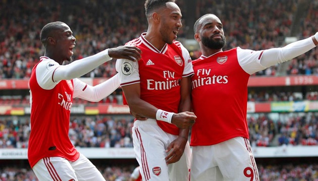 "Tôi từng nói chuyện với cầu thủ đó và cậu ta cảm thấy khó khăn tại Arsenal"