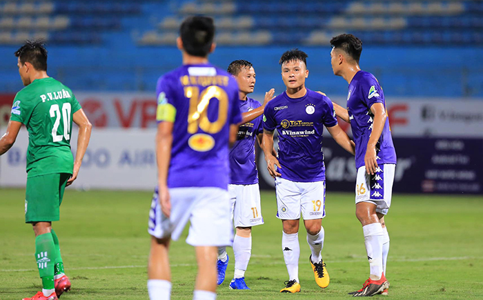 Dội mưa gôn vào lưới XSKT Cần Thơ, CLB Hà Nội đoạt vé vào Bán kết