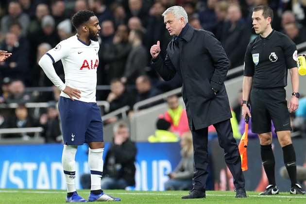 Cả gan "bật" Mourinho, lão tướng Spurs nhận cái kết đắng ngắt