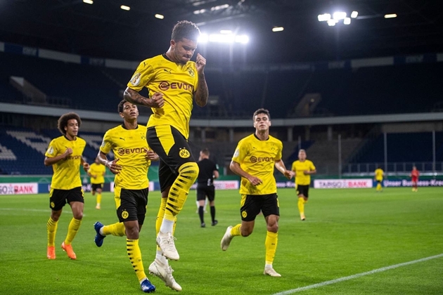 Sancho "khai hỏa", Hazard lập siêu phẩm, Dortmund đại thắng ở DFB-Pokal