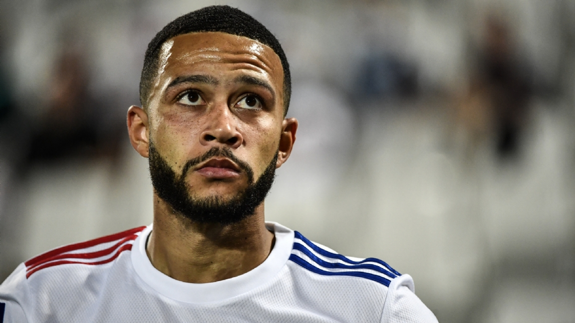 Ảnh bài viết Depay bất ngờ bị đẩy lên ghế dự bị ở Lyon