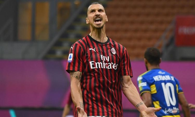 Ibrahimovic và Milan bị "cà khịa" trước thềm Europa League