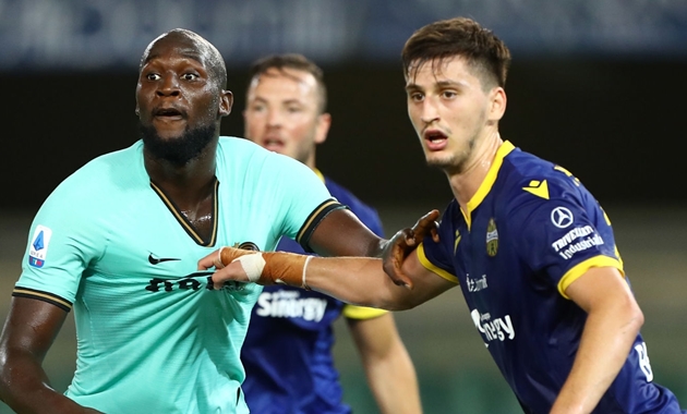 "Khao khát của Man Utd" đến AS Roma, chuẩn bị kiểm tra y tế