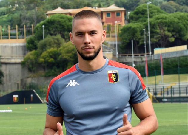 CHÍNH THỨC: Chưa có Suarez, Juve vội chia tay tiền đạo thứ 3