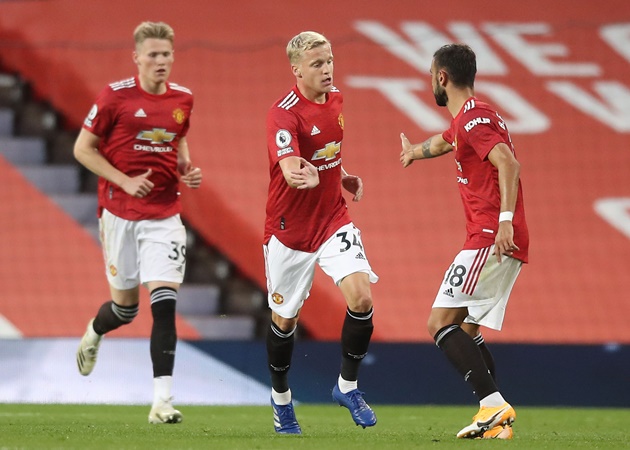 Van de Beek 'mở tài khoản', Man Utd vẫn thua thảm tại Old Trafford
