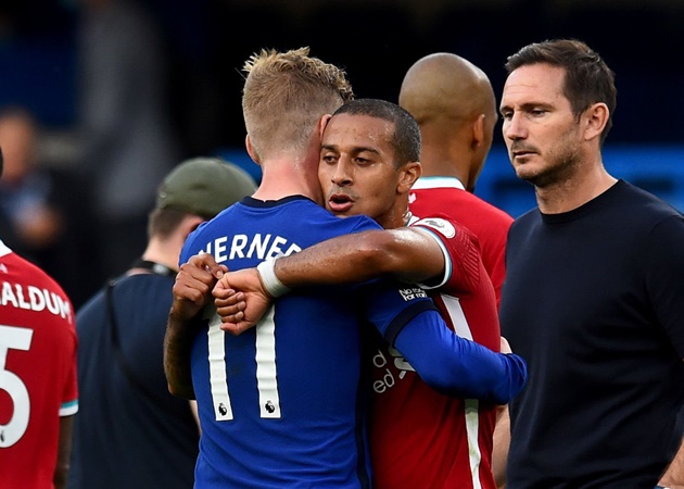 10 con số ấn tượng sau vòng 2 EPL: 'Thiên tài' Thiago; Zaha rực sáng