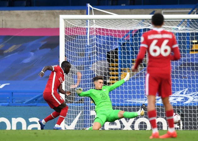 10 hình ảnh ấn tượng vòng 2 EPL: Mane 'nhấn chìm' hàng thủ Chelsea
