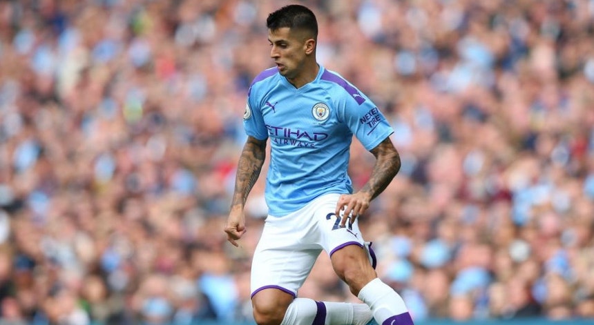 Top 10 hậu vệ cánh đắt giá nhất Premier League: Số 1 không ai khác!