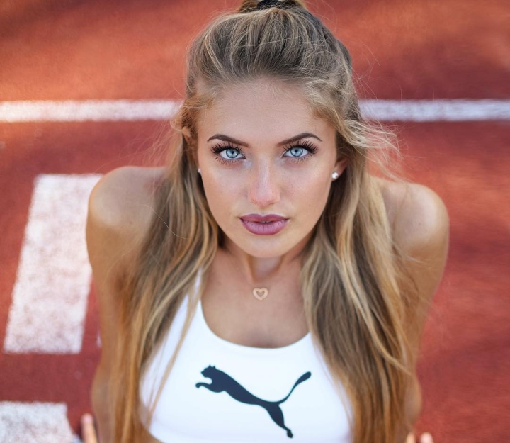 Nữ VĐV sexy nhất thế giới khiến cầu thủ Dortmund mệt "phờ râu"