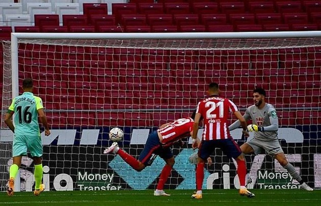 Ảnh bài viết Tìm lại bản ngã, "vua vòng cấm" của PSG thể hiện sự phấn khích