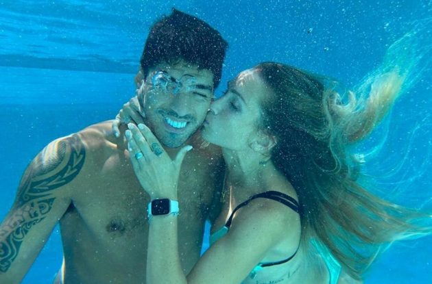 Vợ xinh đẹp lên tiếng sau màn ra mắt hoàn hảo của Suarez cho Atletico