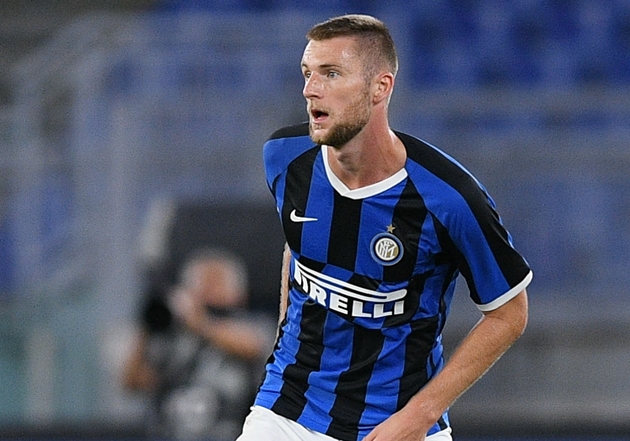 Milan Skriniar có gì hơn các trung vệ của Mourinho?