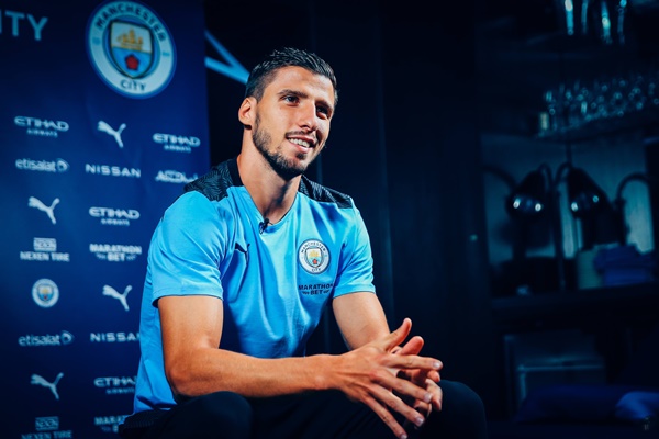 10 CLB mua sắm mạnh mẽ nhất châu Âu Hè này: 2 đại gia Premier League dẫn đầu