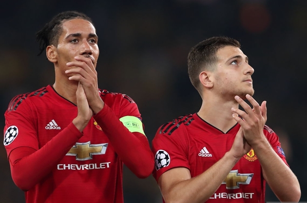 Đến phút cuối, Man Utd có đồng ý để bộ đôi “người thừa” sang Roma?