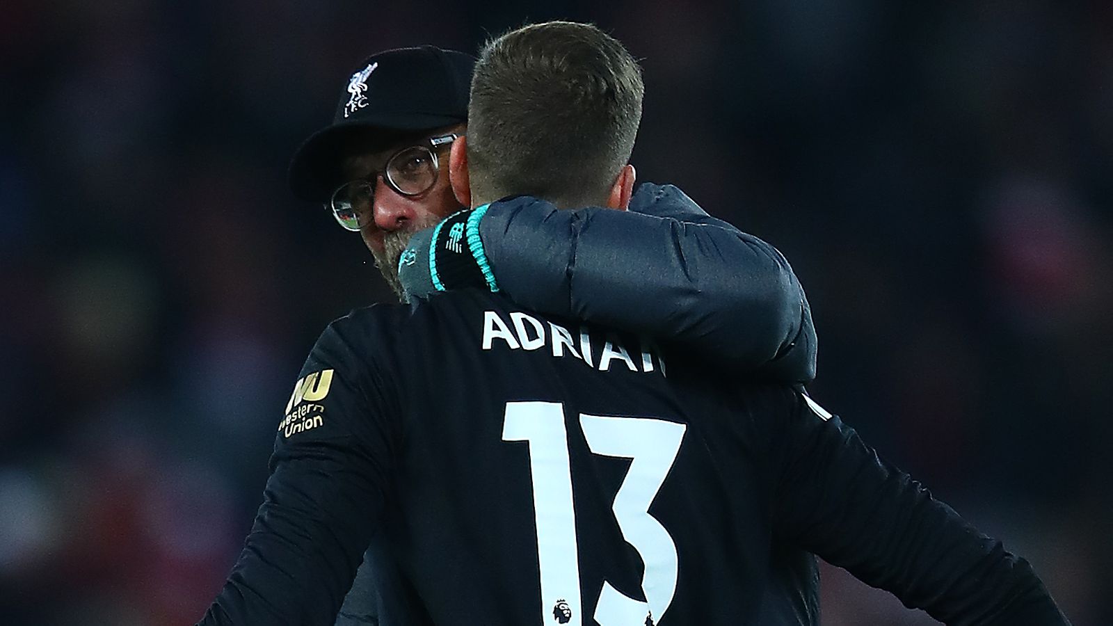 'Thực sự, ông ấy giống một người cha của chúng tôi ở Liverpool'