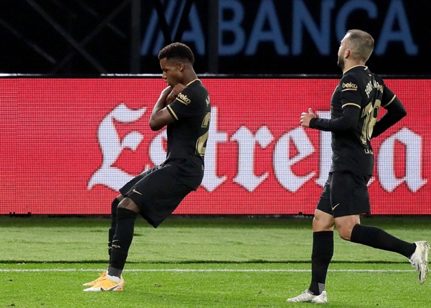 'Báu vật' Fati lên tiếng, Barca thắng nhẹ Celta trong thế 10 đấu 11