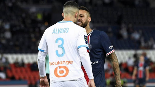 Gây hấn với Neymar, hậu vệ Marseille nhận về cơn ác mộng