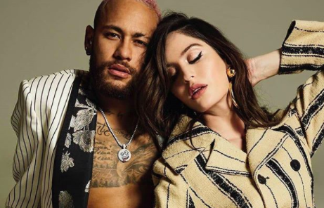 Bị hỏi về cuộc tình tay ba với Neymar, siêu mẫu xinh đẹp sửng cồ