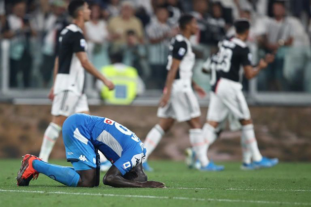 Đối thủ chủ động "buông súng", Chủ tịch Juventus đáp trả cực gắt