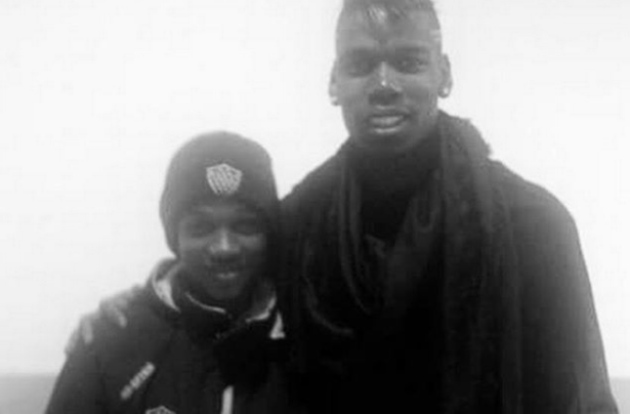 Tân binh chia sẻ hình ảnh thú vị với Pogba từ bé