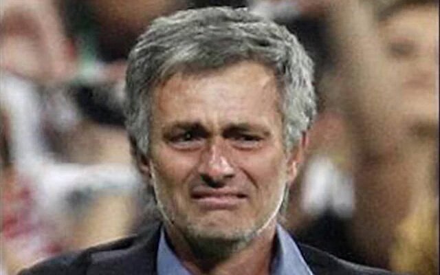 Ảnh bài viết Mourinho: "Tôi đã không muốn bước vào phòng thay đồ và cố trốn đi"