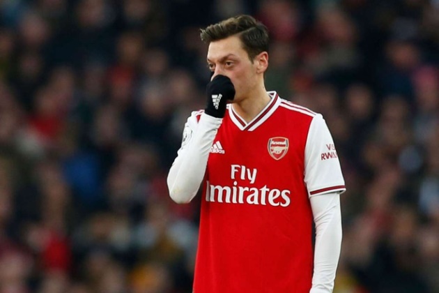 David Ginola: "Năm tới, Arsenal nên mua cậu ấy thay Ozil"