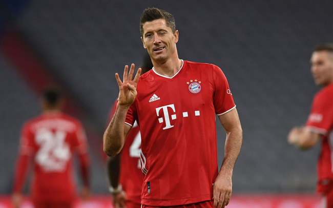 HLV đội tuyển Ý “khiêu khích” Lewandowski đến Serie A trổ tài