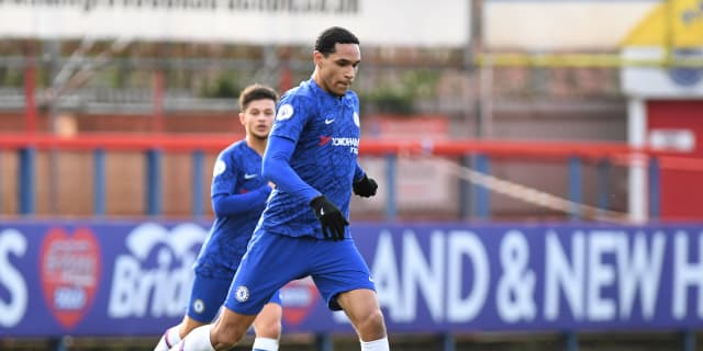 Sao trẻ Chelsea ghi bàn giúp đội nhà phá dớp 60 năm