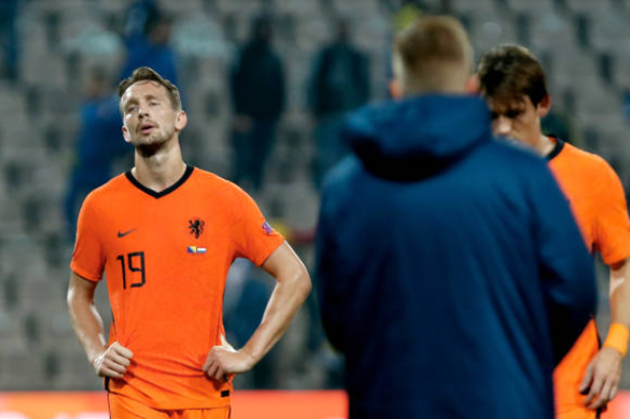 Mất Depay, Hà Lan có trận thứ 2 tệ hại dưới thời De Boer