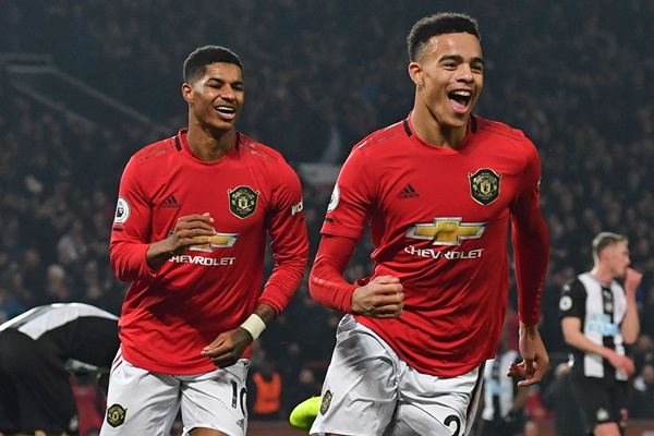 3 lý do Solskjaer nên sử dụng sơ đồ 3-4-1-2 cho Man Utd