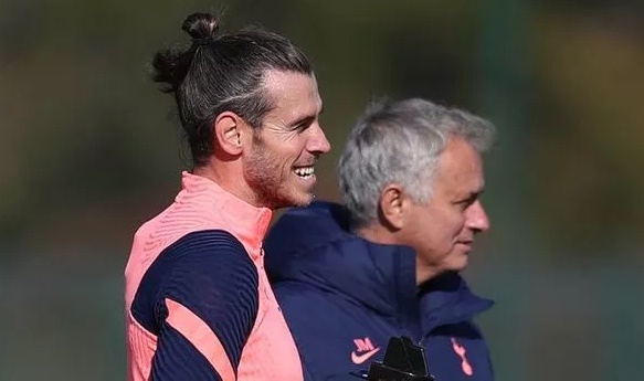 Đặt "con chiên" lên BĐP, Mourinho quyết tâm thâu tóm "đá tảng xứ Wales"