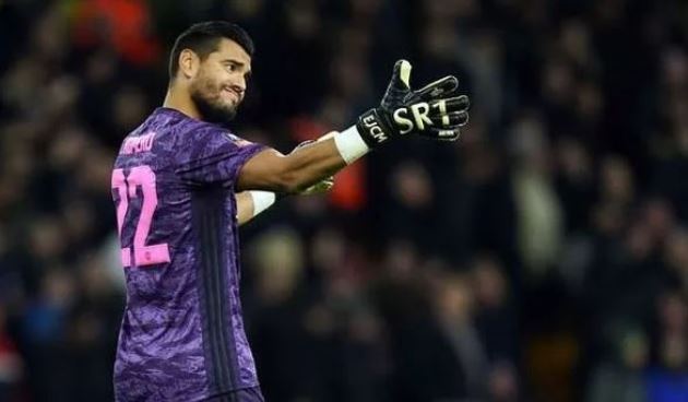 'Kẻ bị hắt hủi' tự bỏ tiền túi để được rời Man Utd