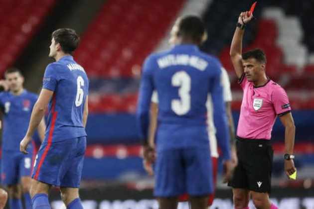 Harry Maguire nhận thẻ đỏ, Gareth Southgate nói lời tâm can