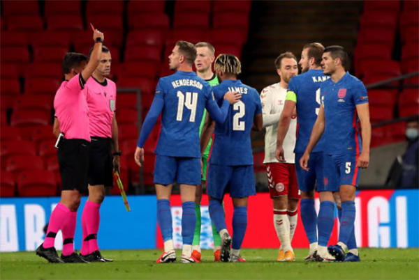 Ảnh bài viết Reece James phá vỡ sự im lặng về chiếc thẻ đỏ sau trận thua Đan Mạch