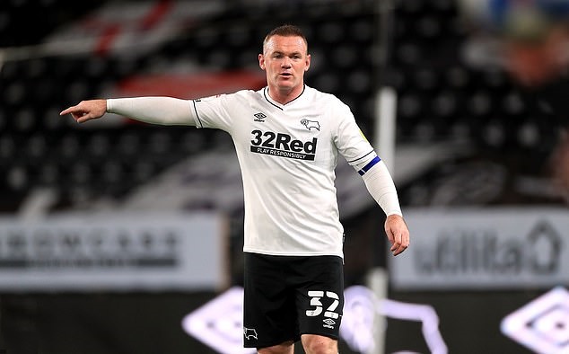Bạn đến chơi nhà, Rooney bị bắt đi xét nghiệm virus corona