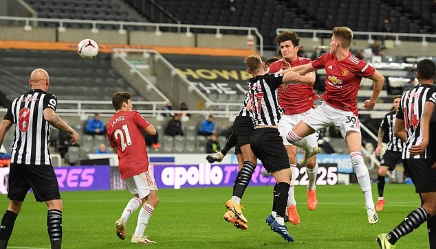 Maguire ghi bàn, Man Utd bùng nổ hủy diệt "Chích chòe" đầy ngoạn mục