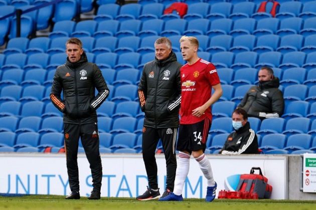 Ảnh bài viết Fan M.U lý giải nguyên nhân sâu xa khiến Solskjaer chưa cho Van de Beek đá chính