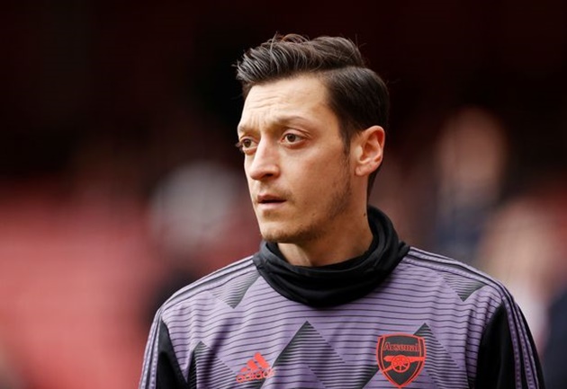  Đội hình những kẻ bị ruồng bỏ Premier League: Sao 'bật' Mourinho, Ozil và 1 đồng đội