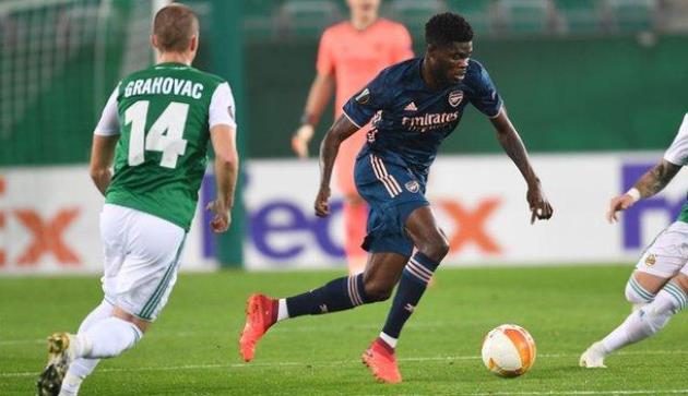 Hargreaves nói lời thật lòng về màn ra mắt trọn vẹn của Thomas Partey