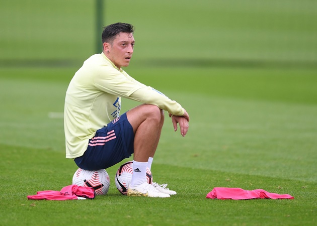 Ảnh bài viết Ozil 'một lòng' với Arsenal khiến Mikel Arteta phát cuồng