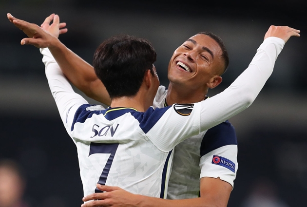 Tân binh ra mắt ấn tượng, Mourinho tìm được "người chia lửa" cho Harry Kane