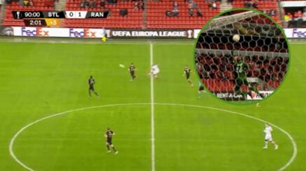 Học trò của Gerrard khiến Europa League rung chuyển, một siêu phẩm để đời xuất hiện