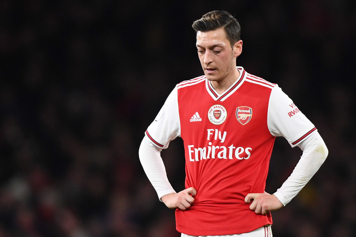Xuất hiện CLB Premier League sẵn sàng giải cứu Ozil vào tháng Giêng