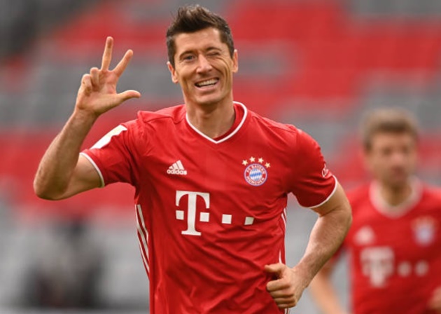 Lewandowski lập hat-trick, Sane hóa Robben, Bayern hành hạ đối thủ 5-0
