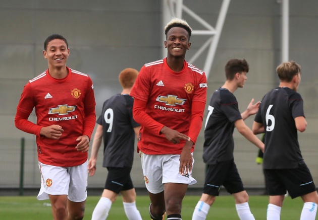 Tân binh trẻ lập cú đúp, Man Utd hạ đối thủ với tỷ số 4-0