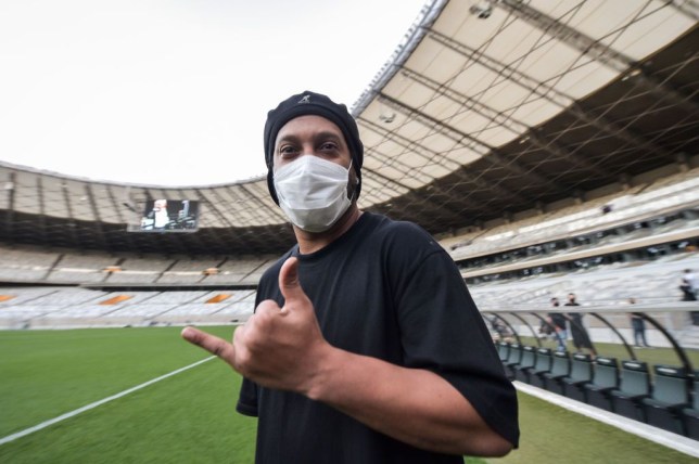 Ronaldinho dính virus Corona